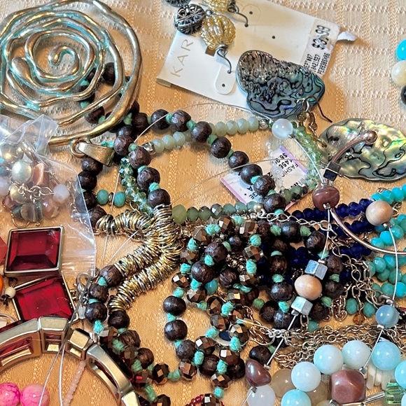 Mystery Vintage to Modern Wearable Jewelry Lot Grab Bag SALE - Picture 4 of 7
